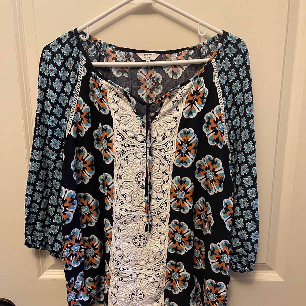 Crown & Ivy 3/4 sleeve, multi top with trim
